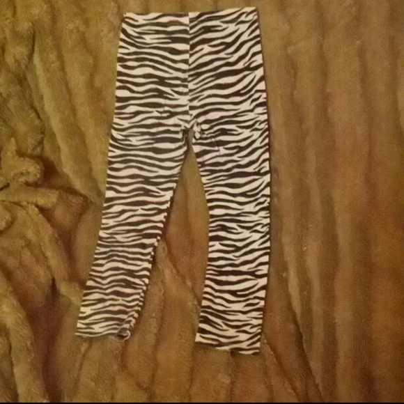 🍎3 For $15🍎Glitter Zebra Print Leggings - 6T - Picture 2 of 2